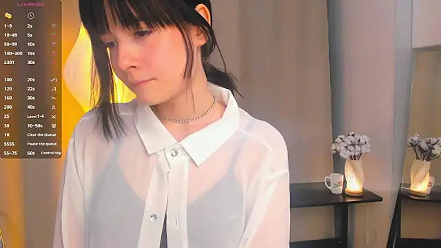 Honeey Beee online show from September 21, 2025, 8:54 pm