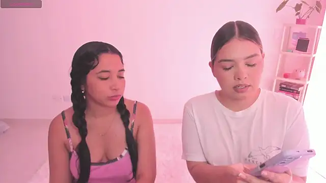 Snapshot of Alana_Banana_ chatting on November 23, 2025, 1:44 pm Alana Banana online show from November 23, 2025, 1:44 pm