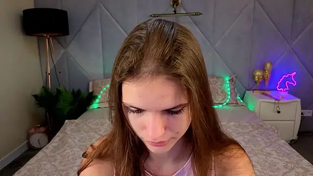 Snapshot of PussyOnLuck chatting on October 14, 2025, 6:36 am PussyOnLuck online show from October 14, 2025, 6:36 am