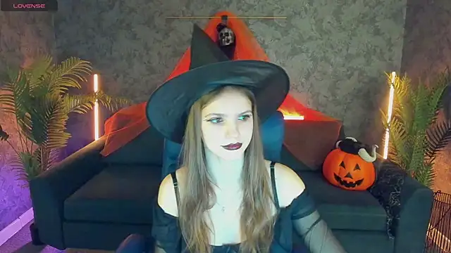 Snapshot of PussyOnLuck chatting on October 27, 2025, 7:12 am PussyOnLuck online show from October 27, 2025, 7:12 am