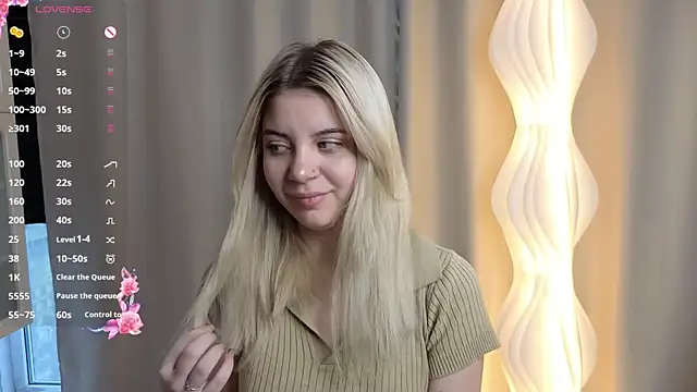 Snapshot of BlissBoardley chatting on October 18, 2025, 6:05 am BlissBoardley online show from October 18, 2025, 6:05 am