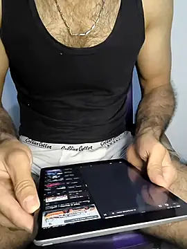yazin199 online show from September 9, 2025, 11:04 pm