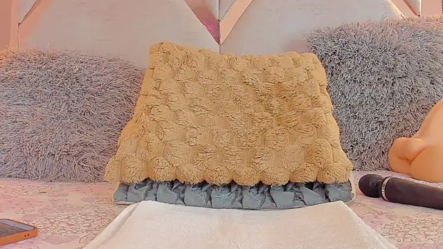 Snapshot of anni_honeyriveras chatting on September 13, 2025, 12:10 am anni honeyriveras online show from September 13, 2025, 12:10 am