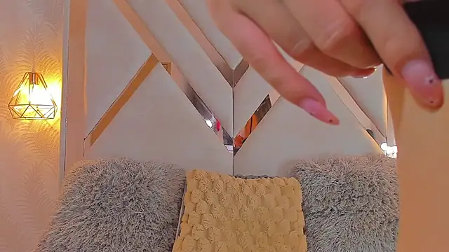 Snapshot of anni_honeyriveras chatting on September 24, 2025, 7:06 pm anni honeyriveras online show from September 24, 2025, 7:06 pm