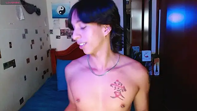 Snapshot of DannyPhantom555 chatting on February 15, 2026, 7:43 pm DannyPhantom555 online show from February 15, 2026, 7:43 pm