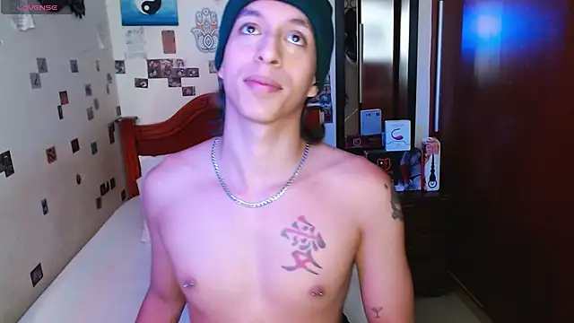 Snapshot of DannyPhantom555 chatting on February 23, 2026, 7:22 pm DannyPhantom555 online show from February 23, 2026, 7:22 pm