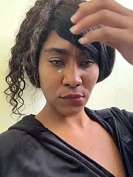 LuckyKhloe online show from September 26, 2025, 2:32 pm