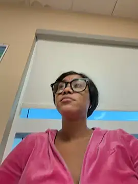 LuckyKhloe online show from October 4, 2025, 11:19 am