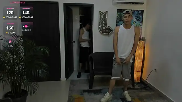 Snapshot of Playhardsex_ chatting on September 27, 2025, 11:10 pm Playhardsex  online show from September 27, 2025, 11:10 pm