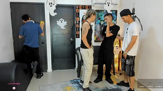 Snapshot of Playhardsex_ chatting on October 15, 2025, 11:05 pm Playhardsex  online show from October 15, 2025, 11:05 pm