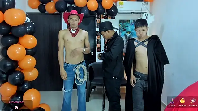 Snapshot of Playhardsex_ chatting on October 29, 2025, 11:06 pm Playhardsex  online show from October 29, 2025, 11:06 pm