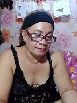 vickyhot1966 online show from July 9, 2026, 2:43 pm