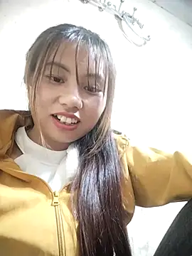Snapshot of Dung-Thao19 chatting on October 25, 2025, 2:35 pm Dung-Thao19 online show from October 25, 2025, 2:35 pm