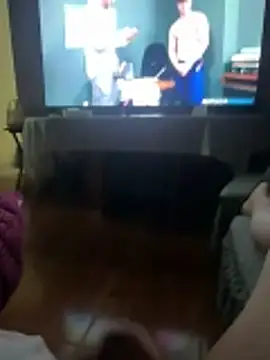 SantuIv online show from May 8, 2026, 3:23 am