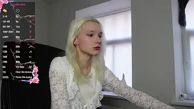 Snapshot of Laura_Chaplin chatting on March 28, 2026, 6:24 am Laura Chaplin online show from March 28, 2026, 6:24 am
