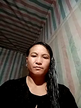 Love-Mama33 online show from October 15, 2025, 12:38 pm