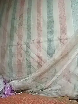 Love-Mama33 online show from April 26, 2026, 10:29 pm