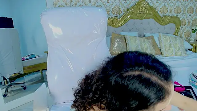 Snapshot of JessB_ chatting on October 16, 2025, 8:10 pm JessB online show from October 16, 2025, 8:10 pm