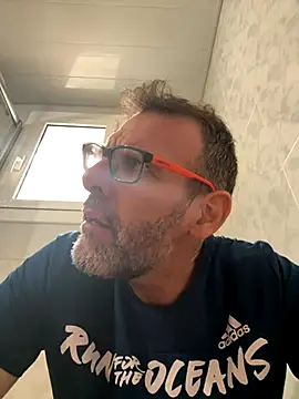 gigolobcn online show from September 10, 2025, 9:53 am