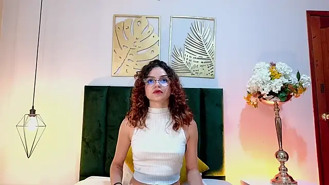 AelinDuvalier online show from December 4, 2025, 7:00 pm