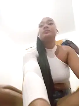 Snapshot of dahian_charlote02 chatting on October 5, 2025, 4:44 am dahian charlote02 online show from October 5, 2025, 4:44 am