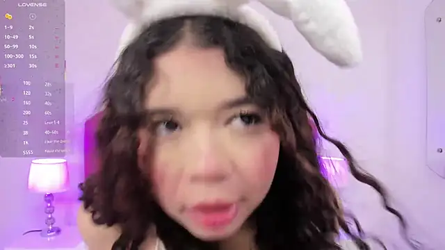 STEFANY MOLL online show from December 2, 2025, 3:45 am