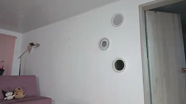 colette e online show from November 19, 2025, 8:53 pm