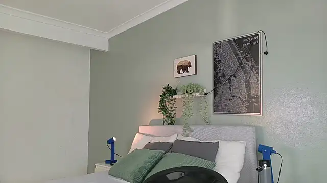 Nickifox   online show from October 11, 2025, 7:34 pm