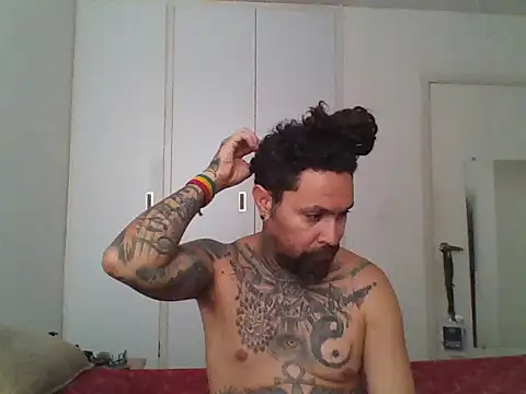 Snapshot of milkydread chatting on November 12, 2025, 6:52 pm milkydread online show from November 12, 2025, 6:52 pm