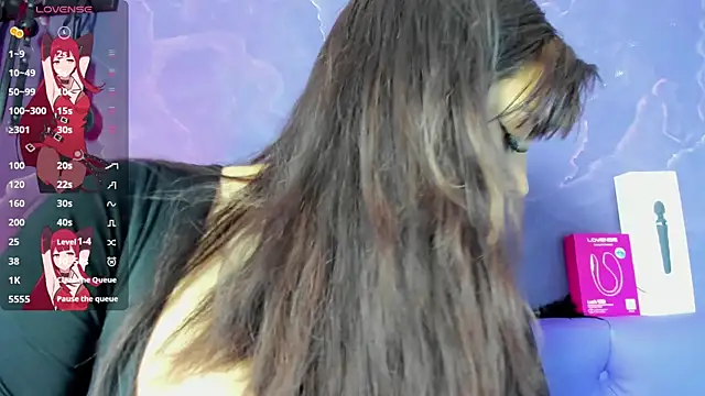 Lili milk20 online show from November 8, 2025, 7:01 pm