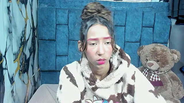 ValentinaKlean online show from May 7, 2026, 1:33 am