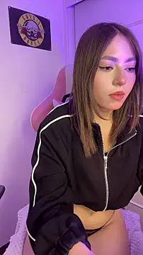 PrettyAmber online show from July 9, 2026, 8:02 pm