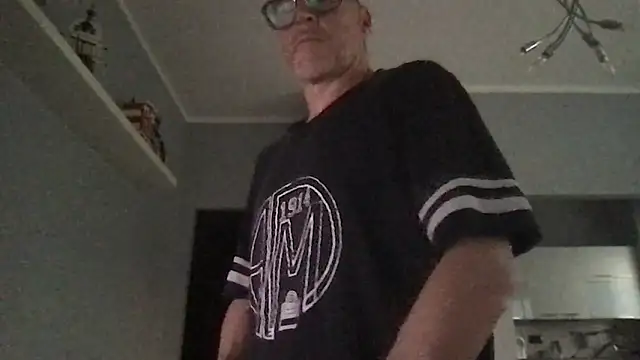 Axl hot online show from June 9, 2026, 6:41 pm
