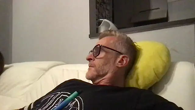 Axl hot online show from June 15, 2026, 7:49 pm