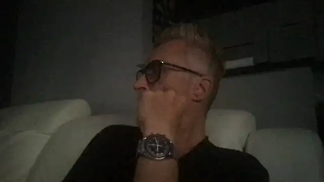 Axl hot online show from June 22, 2026, 7:11 pm