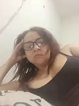 tany90 online show from May 18, 2026, 3:46 am