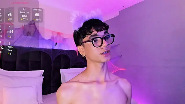 Snapshot of Phillicious__ chatting on October 31, 2025, 10:00 pm Phillicious online show from October 31, 2025, 10:00 pm