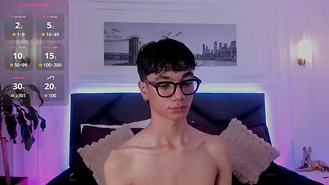 Snapshot of Phillicious__ chatting on November 1, 2025, 10:23 pm Phillicious online show from November 1, 2025, 10:23 pm