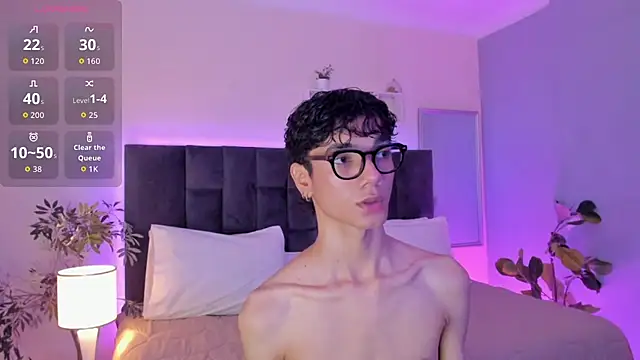 Snapshot of Phillicious__ chatting on December 2, 2025, 9:43 pm Phillicious online show from December 2, 2025, 9:43 pm