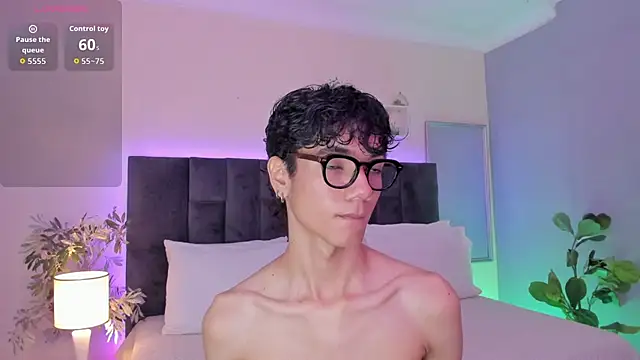 Snapshot of Phillicious__ chatting on December 14, 2025, 8:24 pm Phillicious online show from December 14, 2025, 8:24 pm