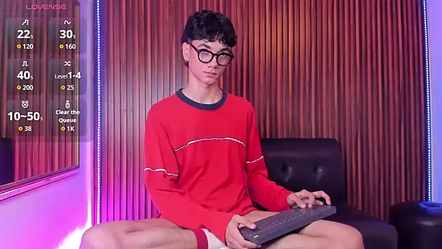 Snapshot of Phillicious__ chatting on January 12, 2026, 11:43 pm Phillicious online show from January 12, 2026, 11:43 pm