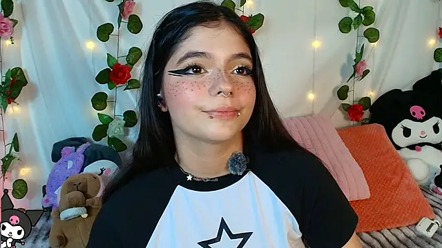 cutee andrea online show from May 24, 2026, 3:22 am