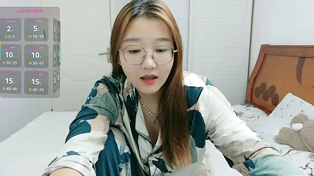 Snapshot of sisi-maiden chatting on October 8, 2025, 10:57 am sisi-maiden online show from October 8, 2025, 10:57 am