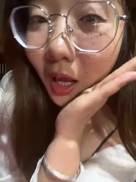 sisi-maiden online show from May 3, 2026, 1:06 pm