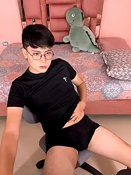 Snapshot of sexydany_ chatting on October 13, 2025, 4:34 am sexydany online show from October 13, 2025, 4:34 am