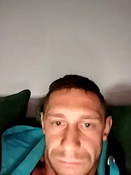 Dawidwi493  online show from October 8, 2025, 1:03 am