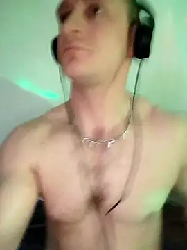 Dawidwi493  online show from February 9, 2026, 1:09 am