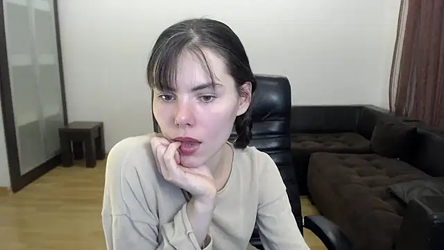 AmelieReve online show from October 21, 2025, 3:57 pm