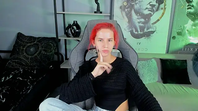 NitaNihil online show from October 3, 2025, 7:11 pm