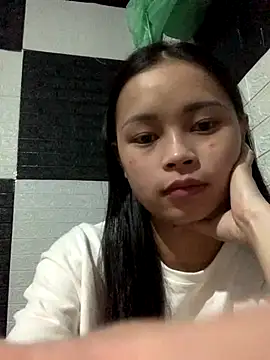 Em-Tho07 online show from September 13, 2025, 5:07 am